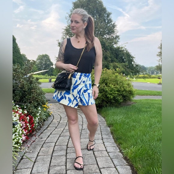 LIKE NEW Flying Tomato Paint Stroke Skort - Picture 2 of 7